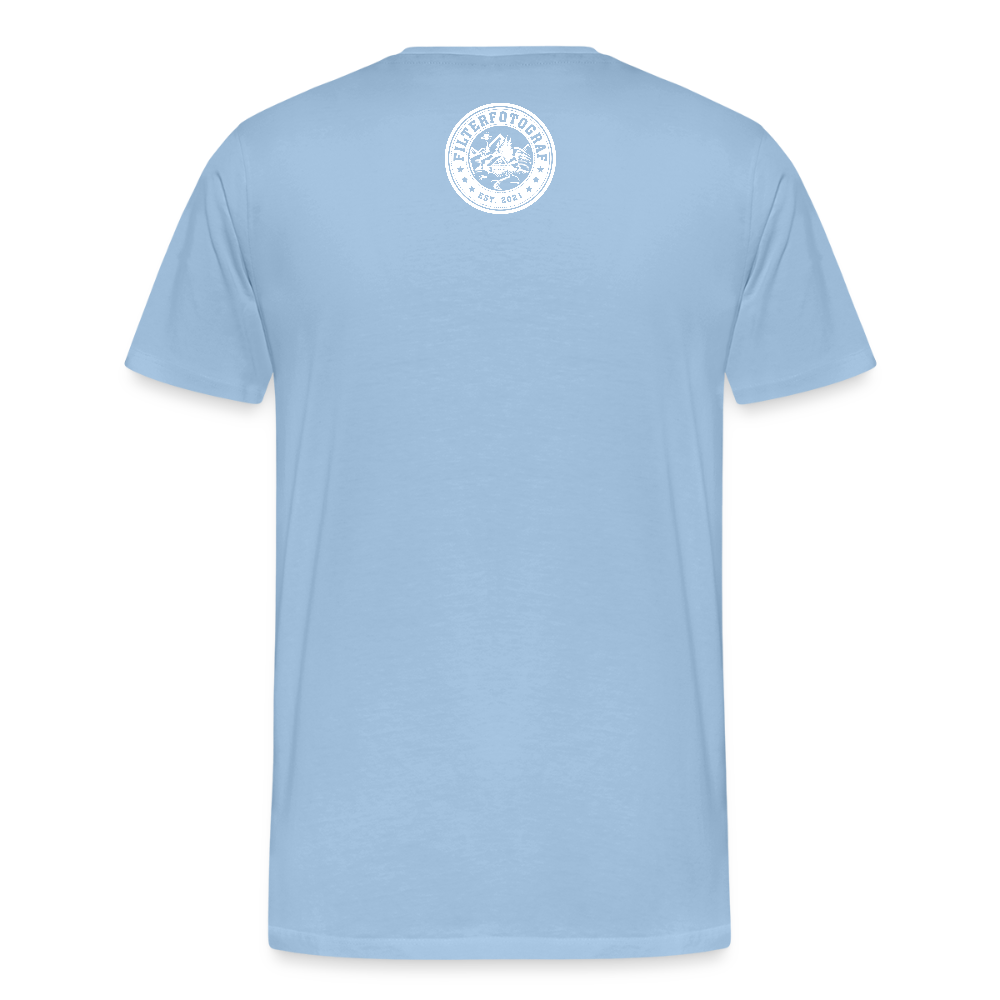 FILTERFOTOGRAF® Männer Premium T-Shirt – Front- & Rückendruck, nachhaltig & fair produziert - Sky