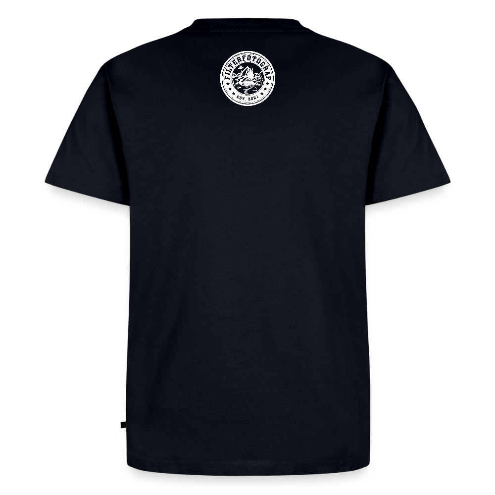 FILTERFOTOGRAF® Männer Premium T-Shirt – Front- & Rückendruck, nachhaltig & fair produziert - Navy