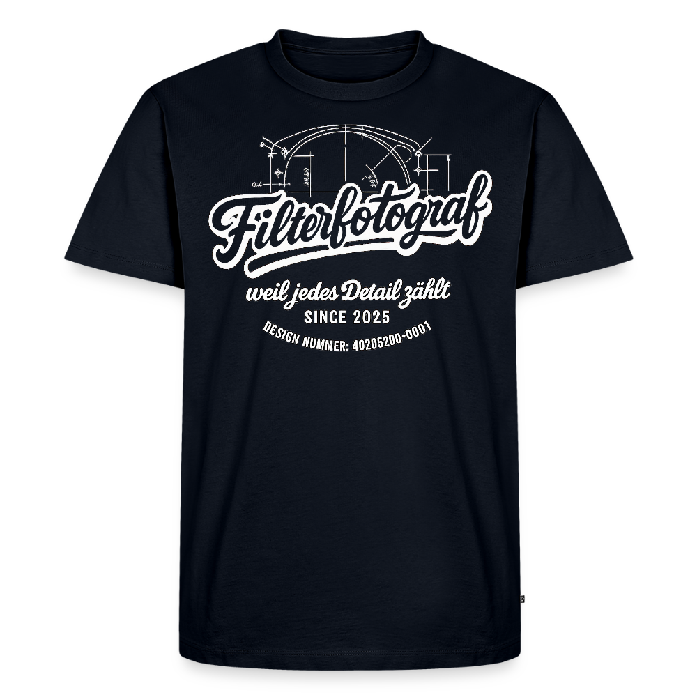 FILTERFOTOGRAF® Männer Premium T-Shirt – Front- & Ärmeldruck, nachhaltig & fair produziert - Navy