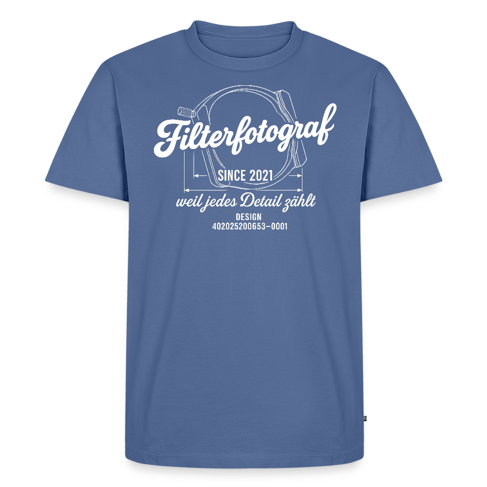 FILTERFOTOGRAF® Männer Premium T-Shirt – Front- & Ärmel­druck, nachhaltig & fair produziert - Taubenblau