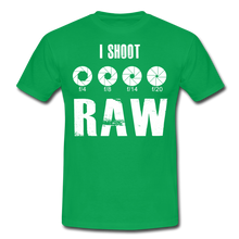 Lade das Bild in den Galerie-Viewer, Fotografen Shirt - I Shoot RAW - Kelly Green
