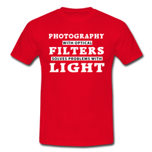 Lade das Bild in den Galerie-Viewer, Fotografen Shirt - Fotografieren mit Filter - Rot
